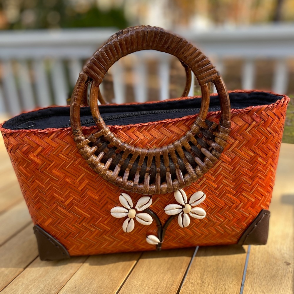 HANDBAG BAMBOO STRAW & SHELL Design, Handcrafted in Indonesia. Boho Style!